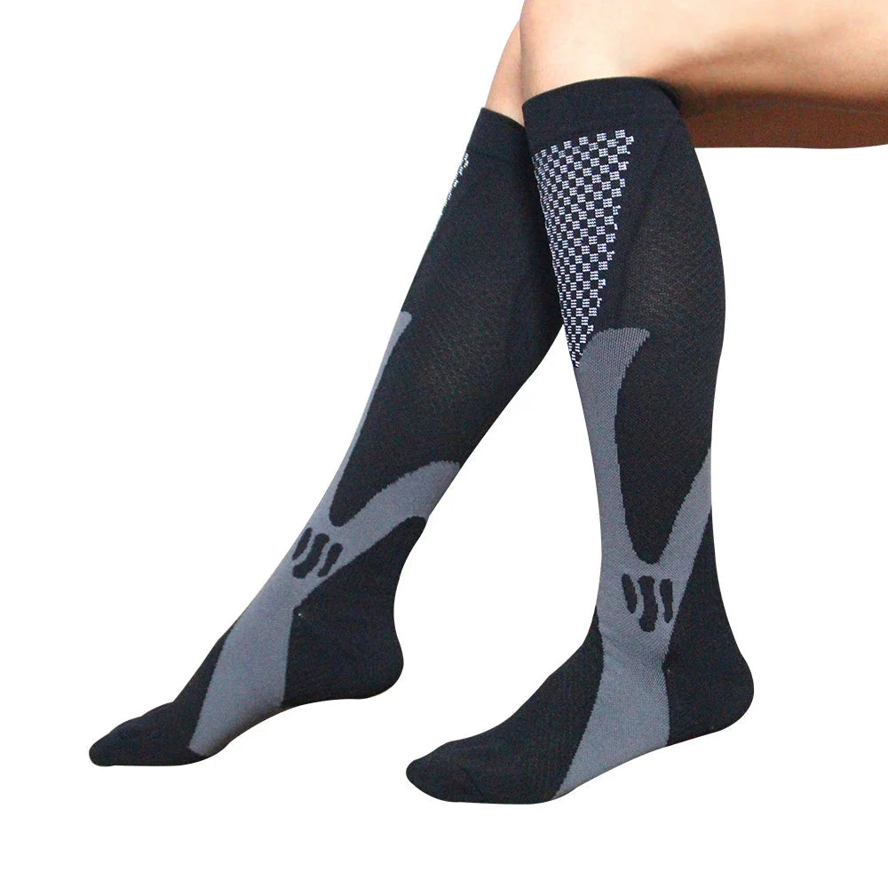 Showlu men's knee-high compression golf socks made of nylon, designed for comfort and support during sports and outdoor activities.