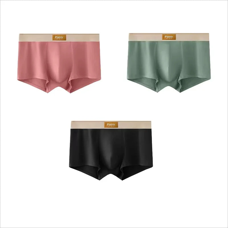 Four pairs of Showlu Fashion men's cotton boxer shorts in large sizes, breathable and comfortable men's underwear with sporty style.