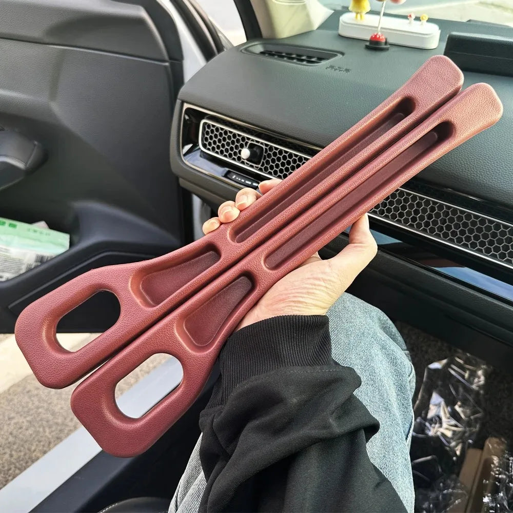 Showlu Smart General car seat gap organizer with multiple compartments, designed to keep essentials within easy reach.