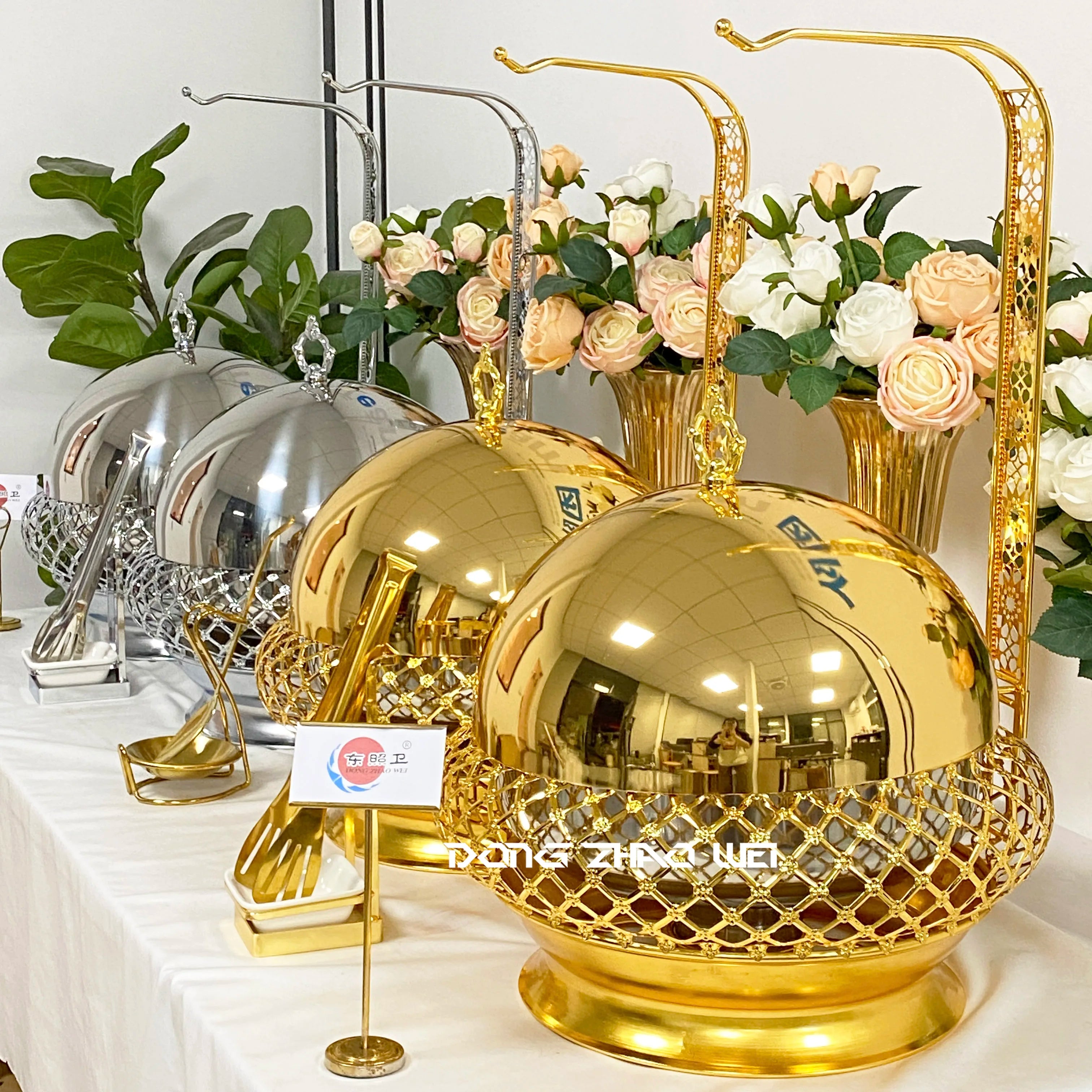 Luxury stainless steel wedding party chafing dish for buffet food warming, featuring hanging design and professional catering quality.