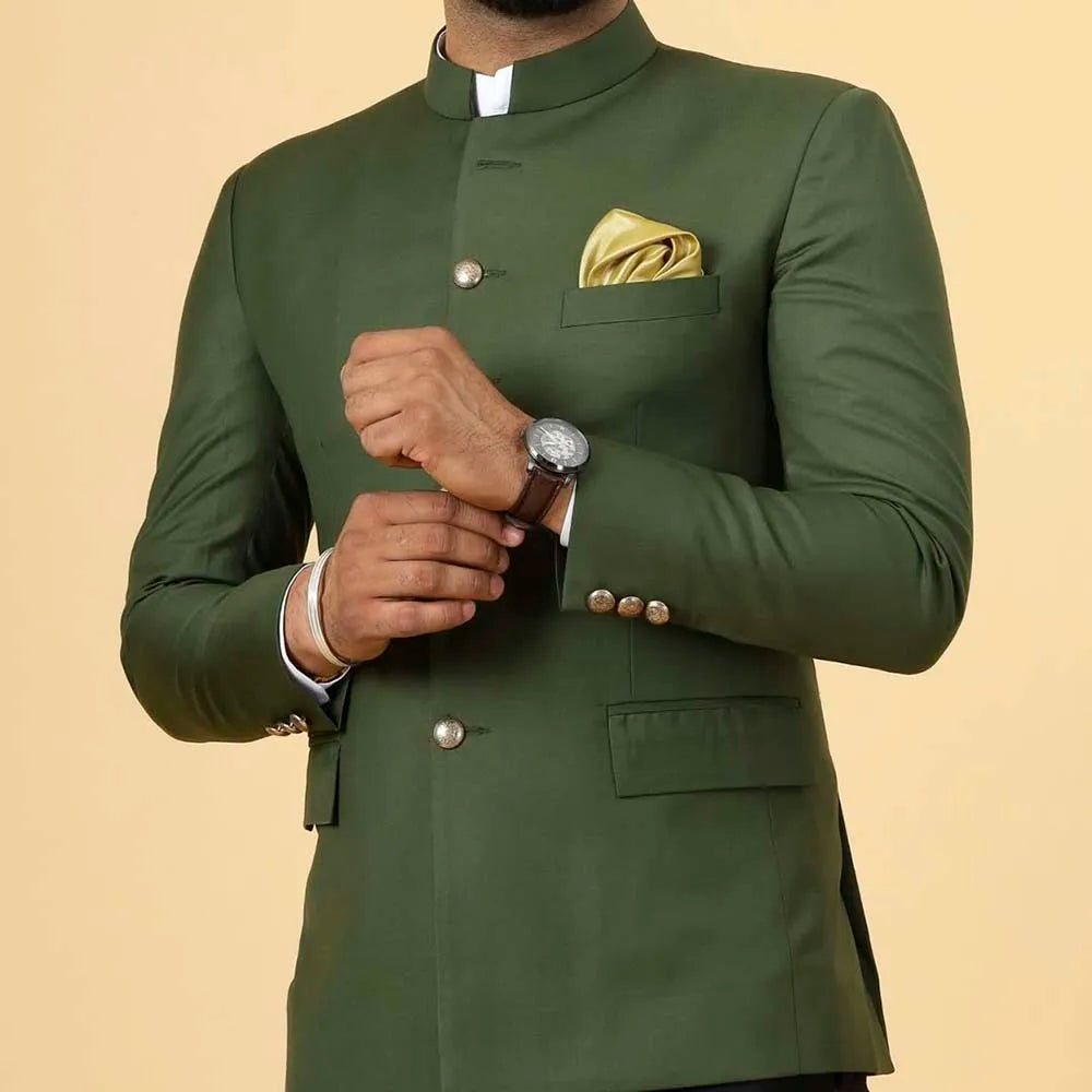 Elegant men's slim fit wedding suit by Showlu Fashion with single-breasted blazer and matching pants, tailored for formal occasions.