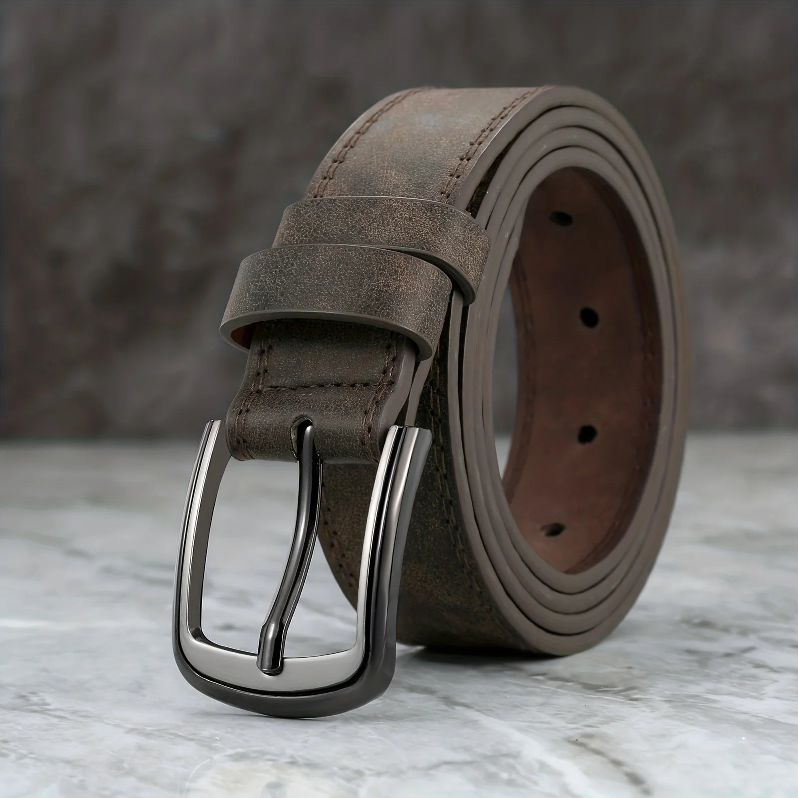Men's casual PU leather belt with metal needle buckle, Showlu brand, featuring a sleek design and durable construction.