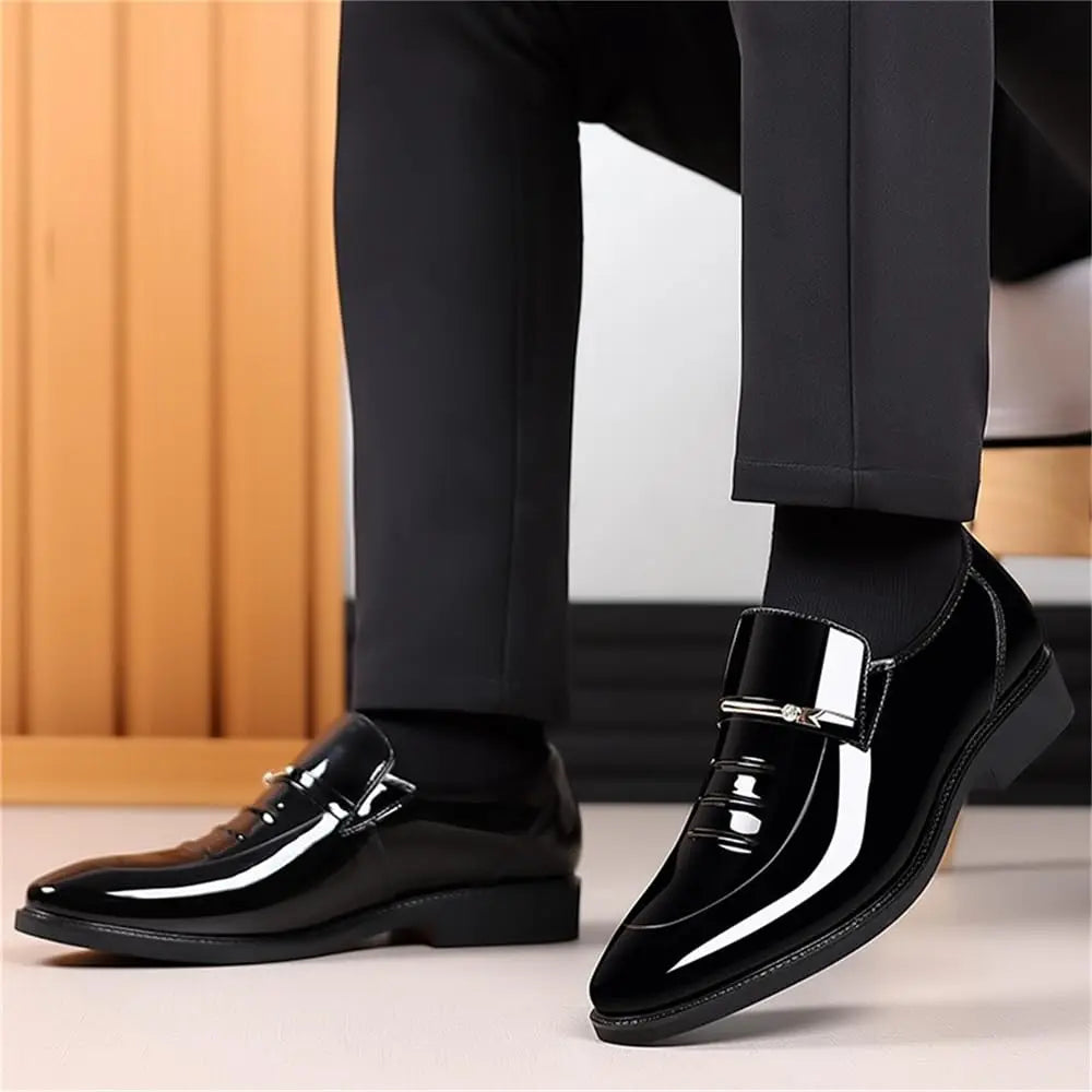 Showlu Men's patent leather Oxford loafers, formal slip-on dress shoes with sleek, shiny finish and classic design.
