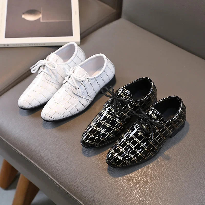 Black boys' leather kids' flats with non-slip soles, casual and wedding shoes suitable for toddlers and school performance.