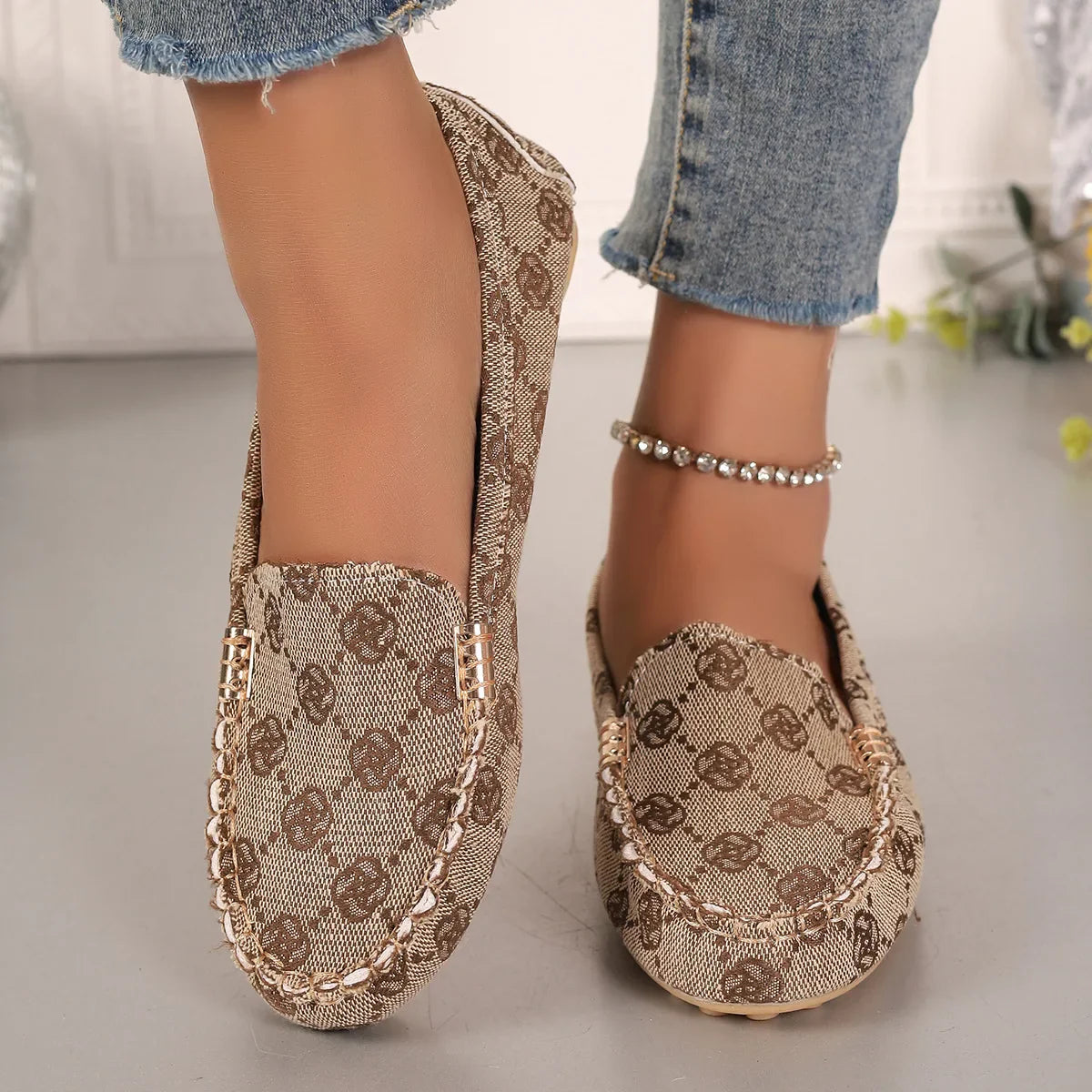 SHOWLU FASHION STORE women's floral fabric loafers, slip-on flat shoes with elegant design and vibrant floral pattern.