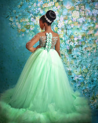 Elegant Green Pageant Dresses Customized Bead Long Sleeves Children Birthday Gowns Puffy Tiered Ruffles Girls Photoshoot Dresses