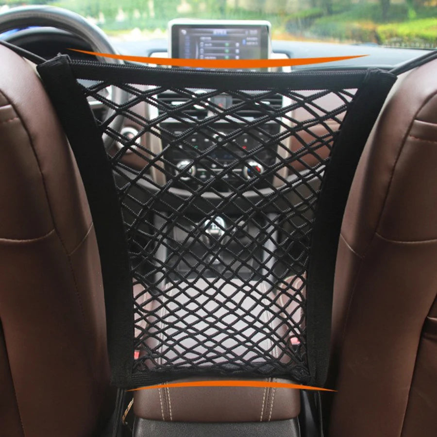 Showlu Smart General pet car window safety net attached to car window, preventing pets from falling or escaping during travel.