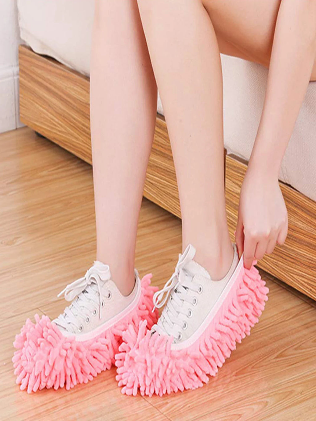 Showlu Fashion chenille dust mop slippers, polyester cleaning shoes for floor dusting and sweeping, comfortable and reusable.
