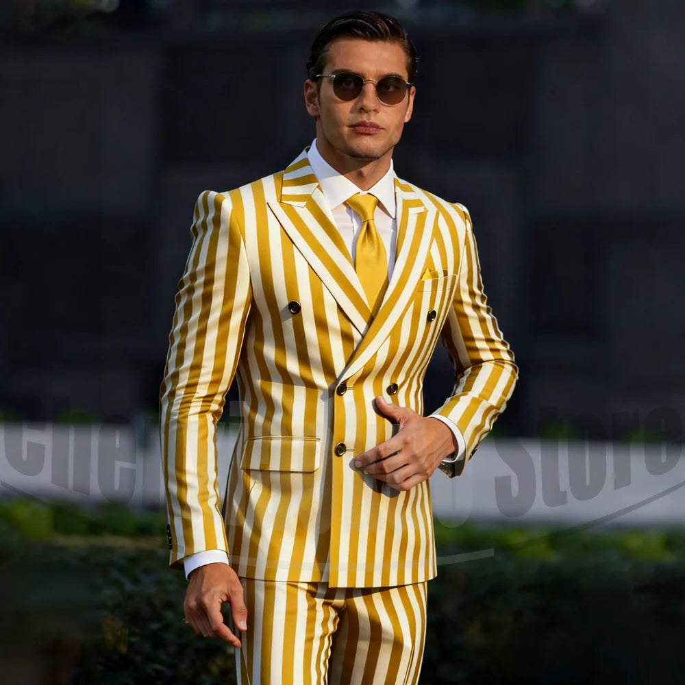 Stylish two-tone striped men's suit by Showlu Fashion, double-breasted, tailored for casual, business, or wedding occasions.