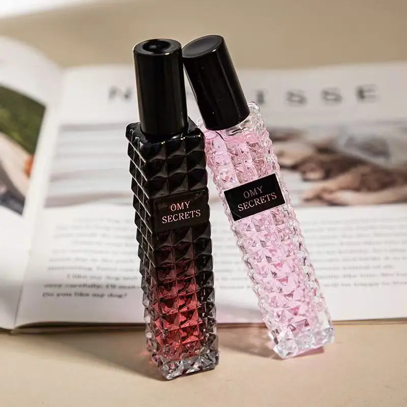 Eelhoe Miss Adventure floral perfume bottle with rose and jasmine scent, showcasing elegant packaging and floral design.