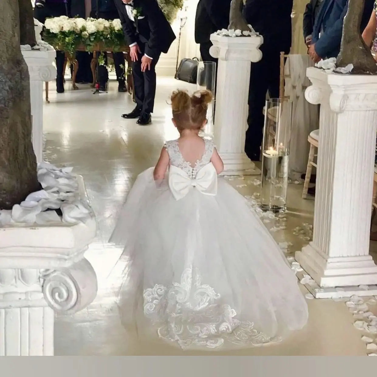 Showlu Fashion Flower Girl Dress in lace and tulle, first communion ball gown for young girls, elegant and charming for special occasions.