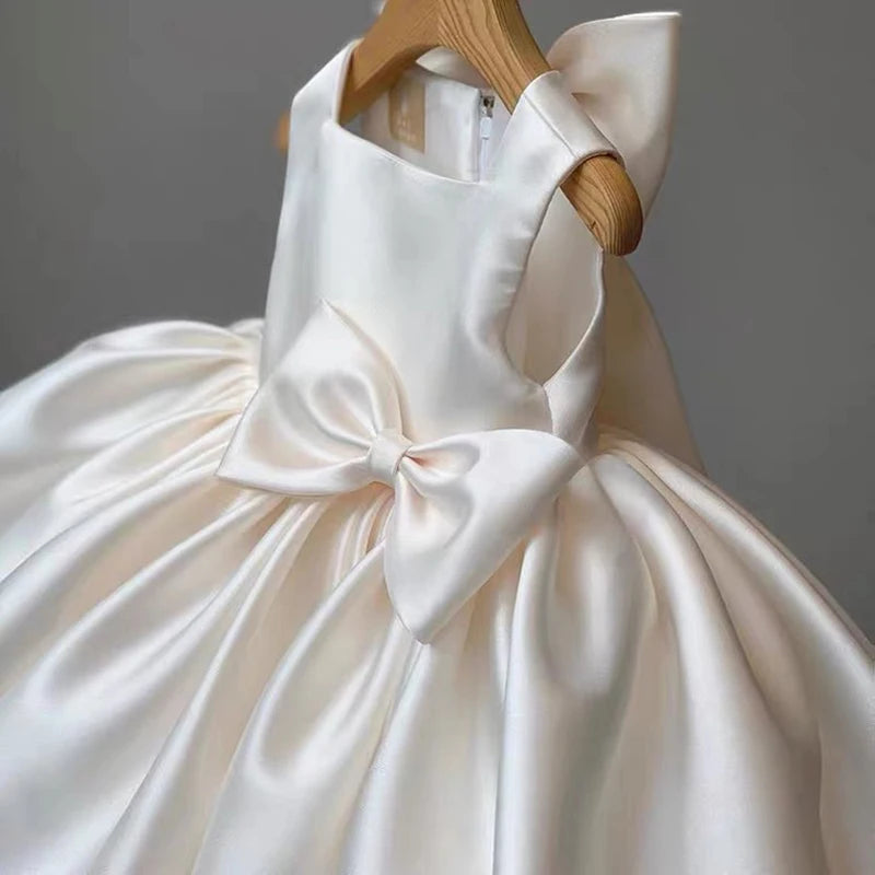 Girls' birthday party dress by Showlu Fashion Store, colorful princess style for ages 1 to 8, perfect for baptism, Christmas, and special occasions.