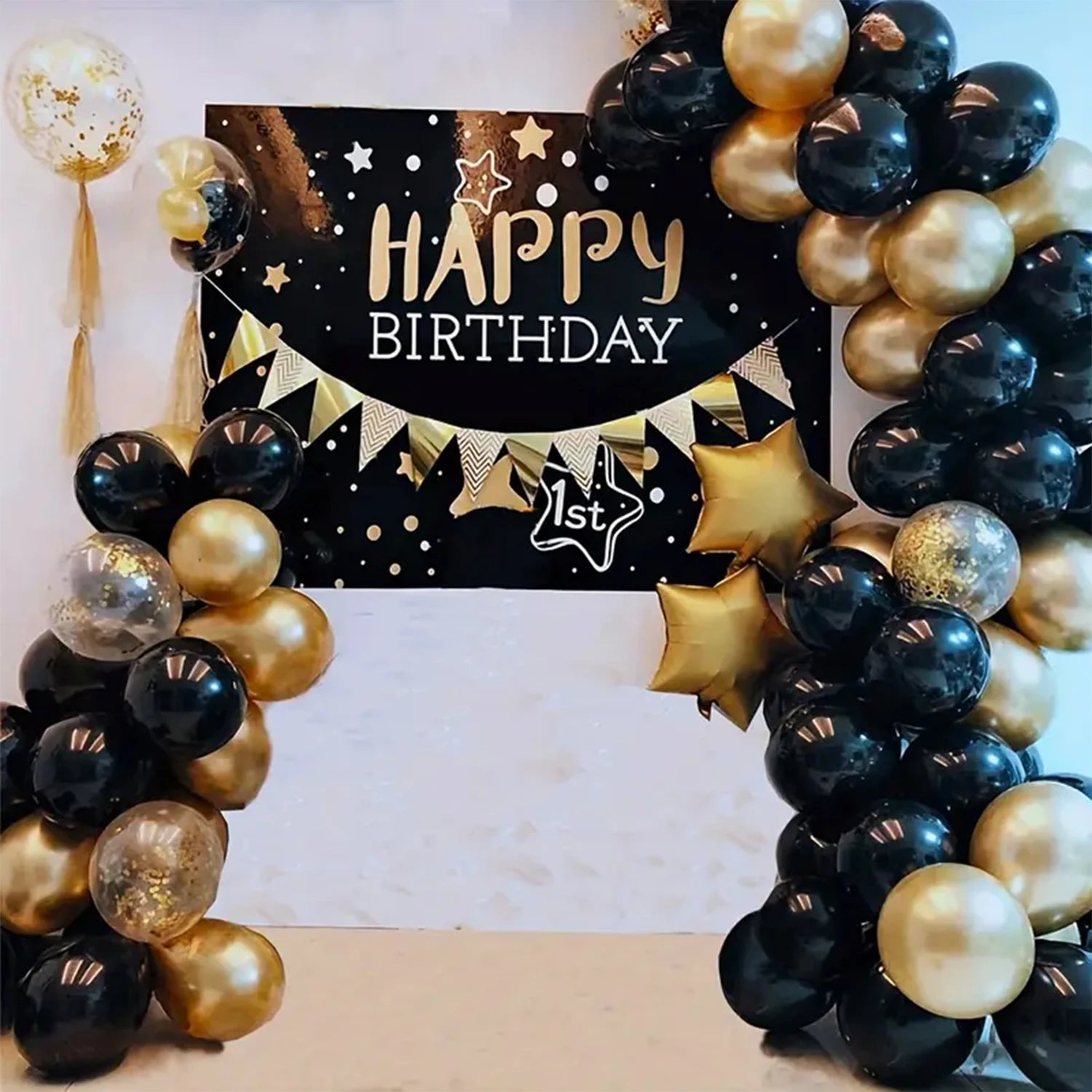 Set of 30 black and gold mixed balloons, including 12-inch gold glitter balloons, for birthday, graduation, and New Year celebrations