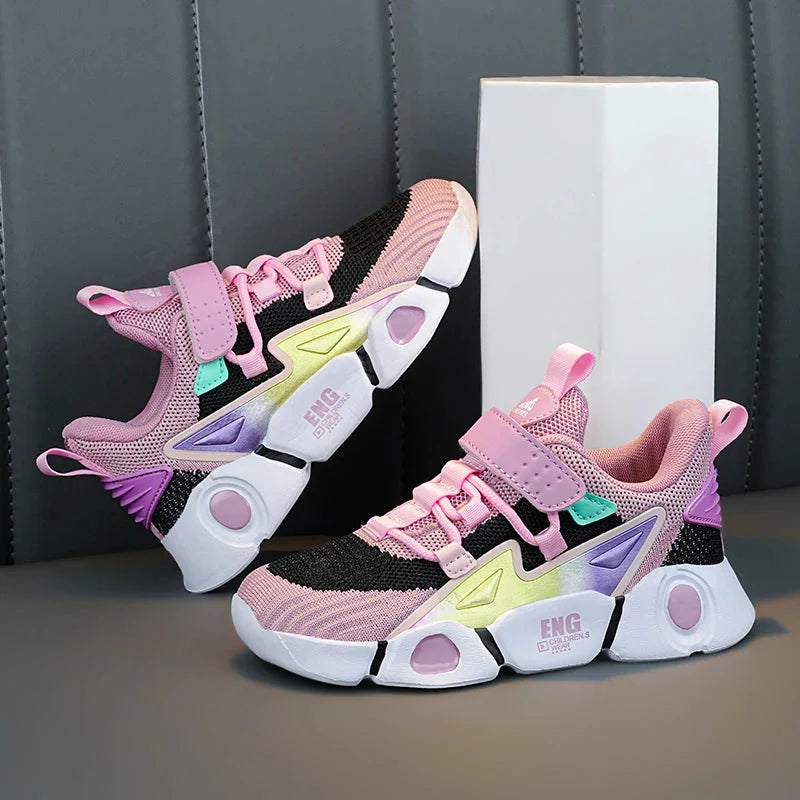 SHOWLU Girls' mesh breathable sports shoes for leisure walking, featuring lightweight design and comfortable sneakers for active wear.
