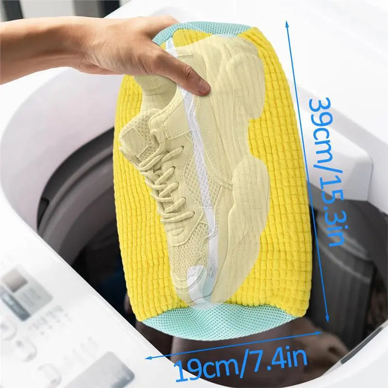Showlu Smart General portable shoe cleaner brush with ergonomic handle and bristles for effective shoe cleaning.