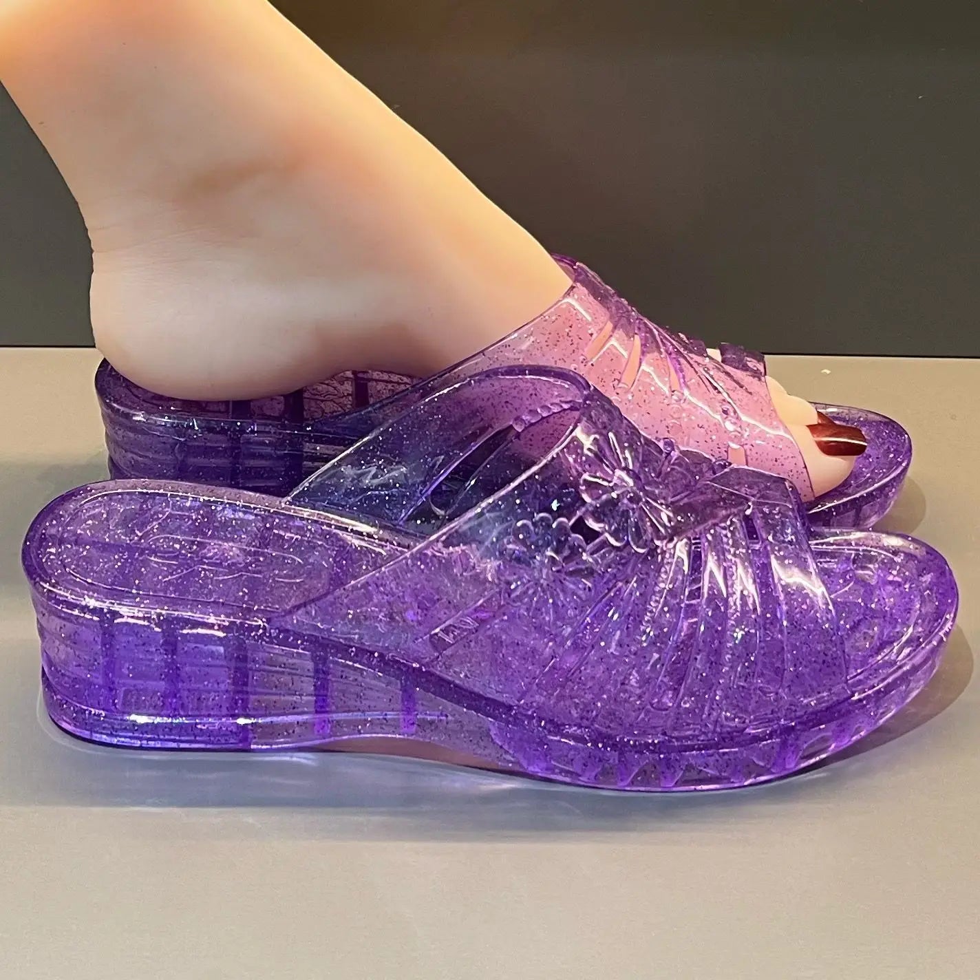 Lorilury women's transparent jelly slippers with glitter wedge heel mules, stylish and comfortable for casual wear.
