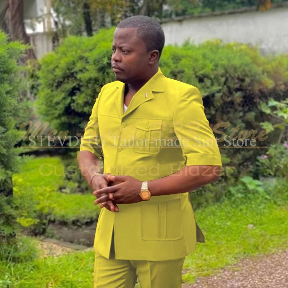 Safari men’s short sleeve suit set featuring a single-breasted jacket with notch lapel and matching pants, stylish African fashion style.