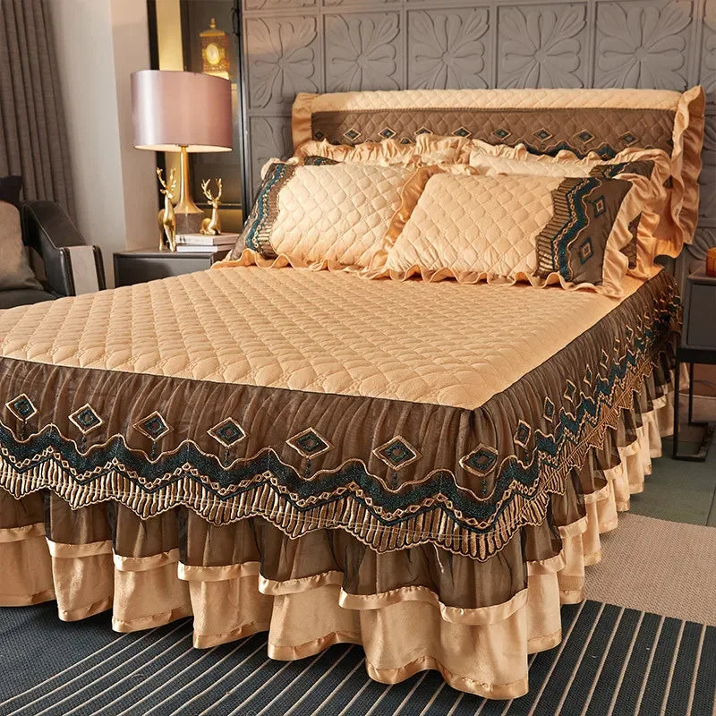 AI WINSURE-European Lace Velvet Bedspreads Quilted, King Size, Luxury, Retro Soft Bedskirt Set, with 2 Pillow Shams, Queen