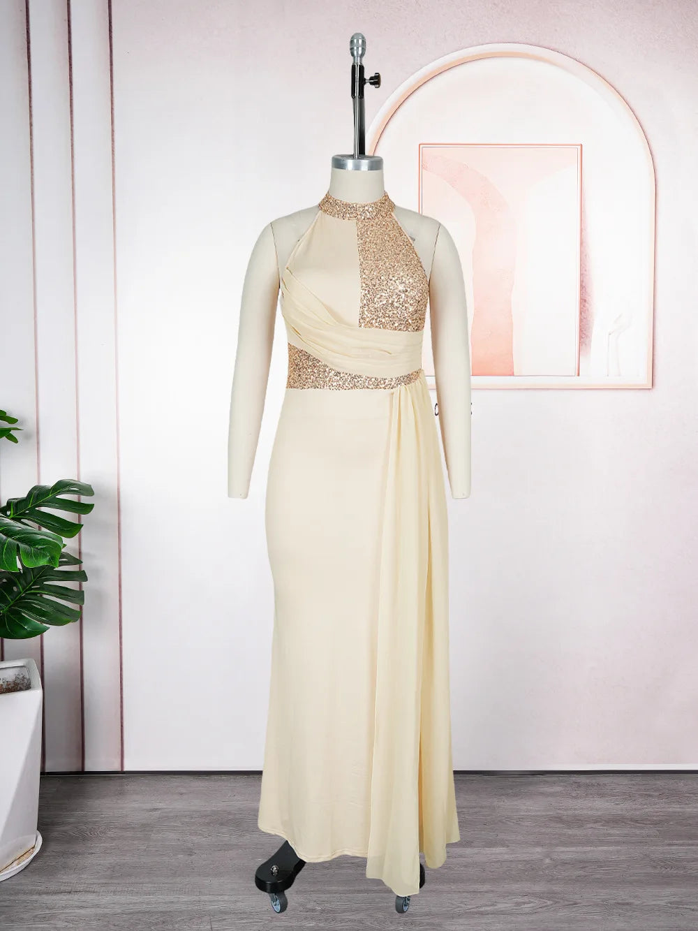 Elegant African party dress for women featuring sequins and dashiki style, perfect for wedding or evening events.