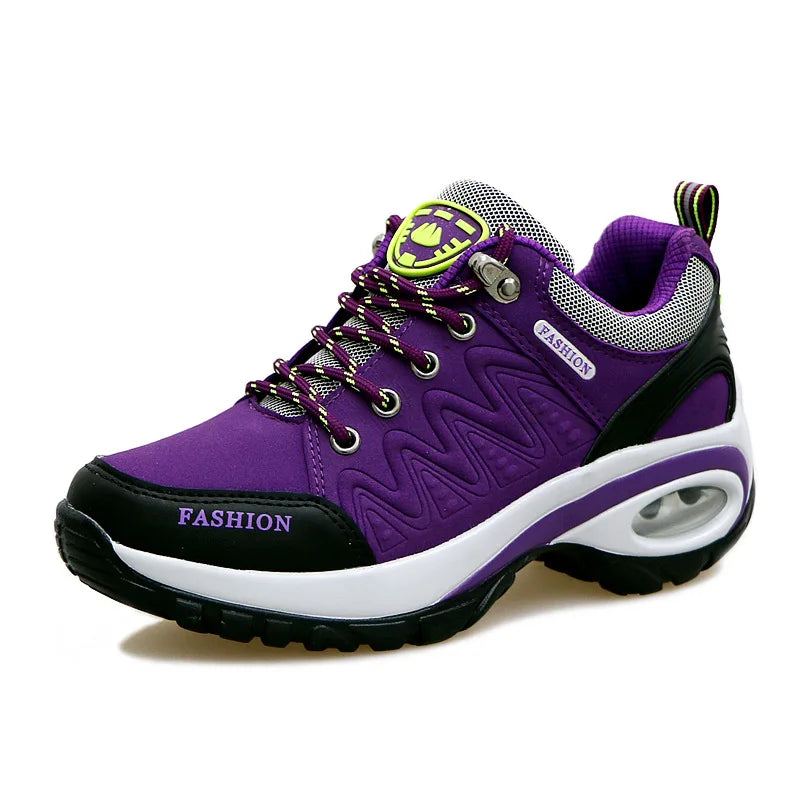 Women’s Showlu Fashion platform sneakers with non-slip soles, casual low-top hiking and running shoes for outdoor activities.