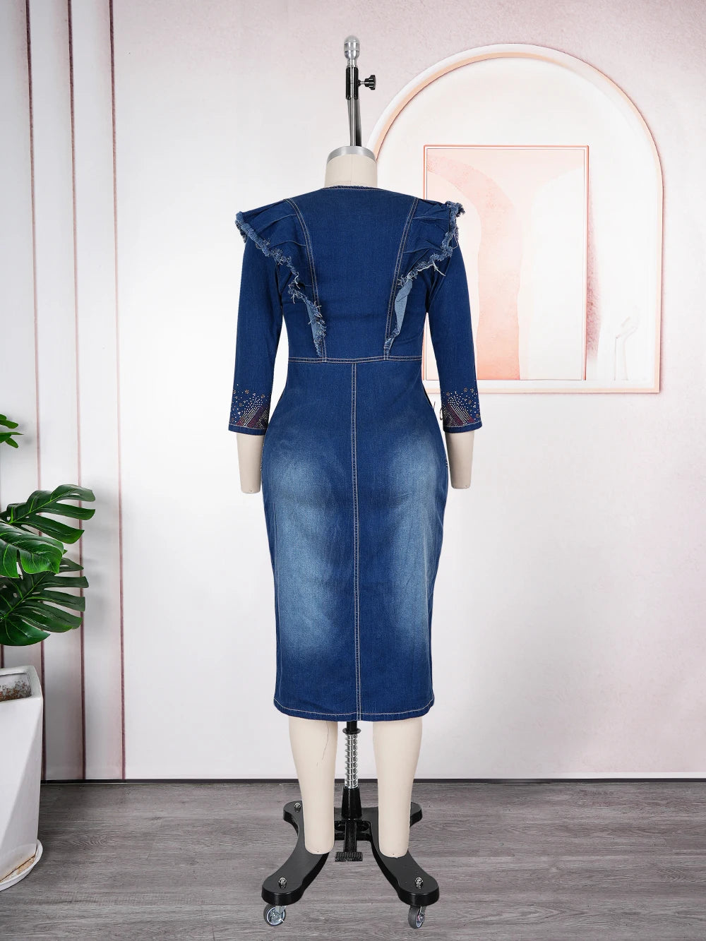 Elegant African dresses by Showlu Smart General, plus size, featuring vibrant patterns and stylish designs for 2026 arrivals.