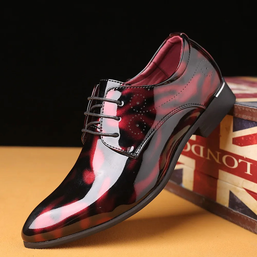Elegant black patent leather men's pointed toe formal shoes with a sleek design, ideal for weddings and special occasions.