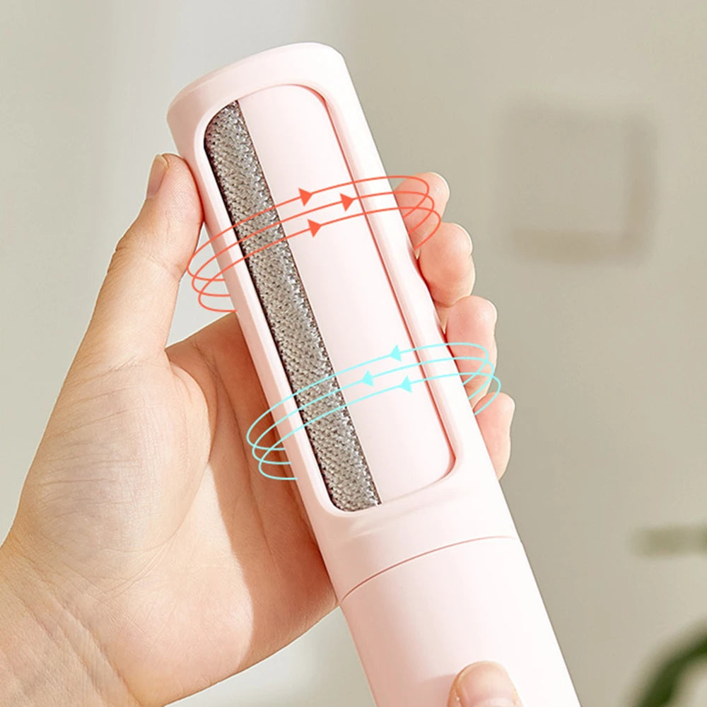 Showlu Smart General reusable pet hair remover roller with a handle and lint cleaning surface for removing pet hair from clothing and furniture.