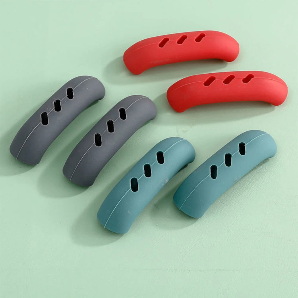 Stainless steel fruit corer by Sike Chenqi Store with sharp blades for apples, pears, and tomatoes, shown with fruit in the image.