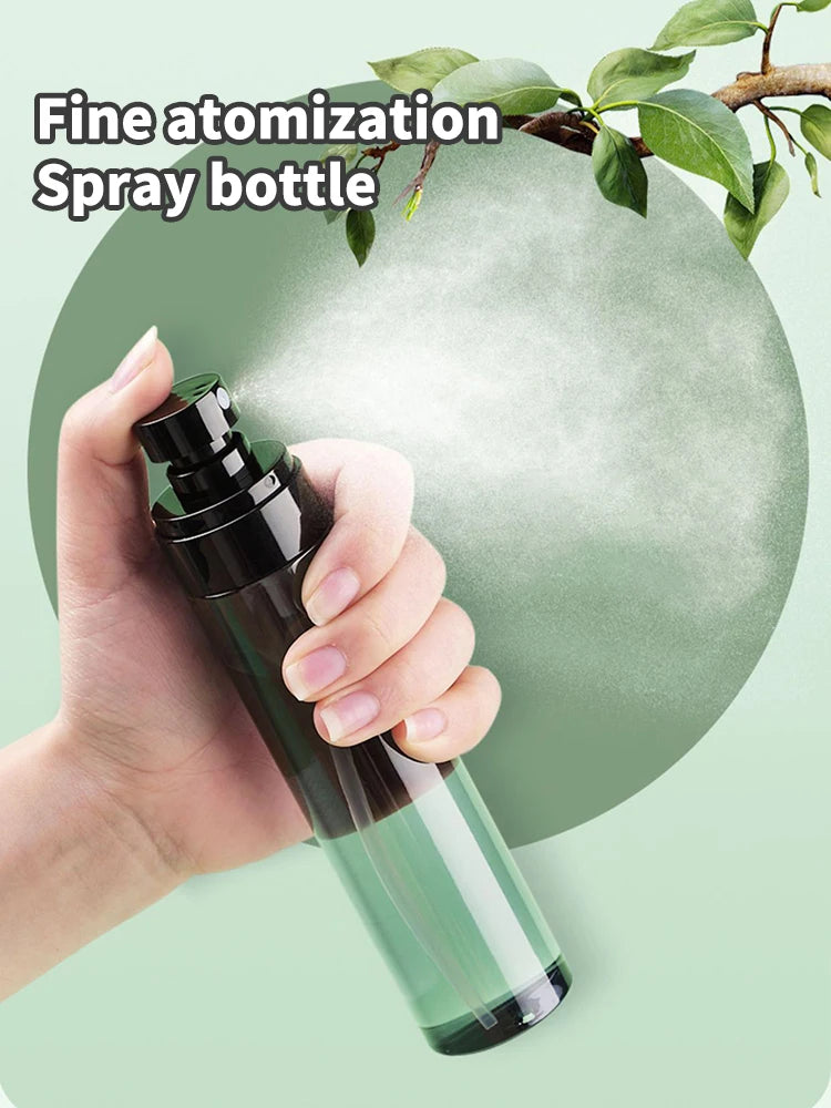 Showlu Smart General oil control spray bottle with nozzle, designed for even application and oil reduction in skincare routines.