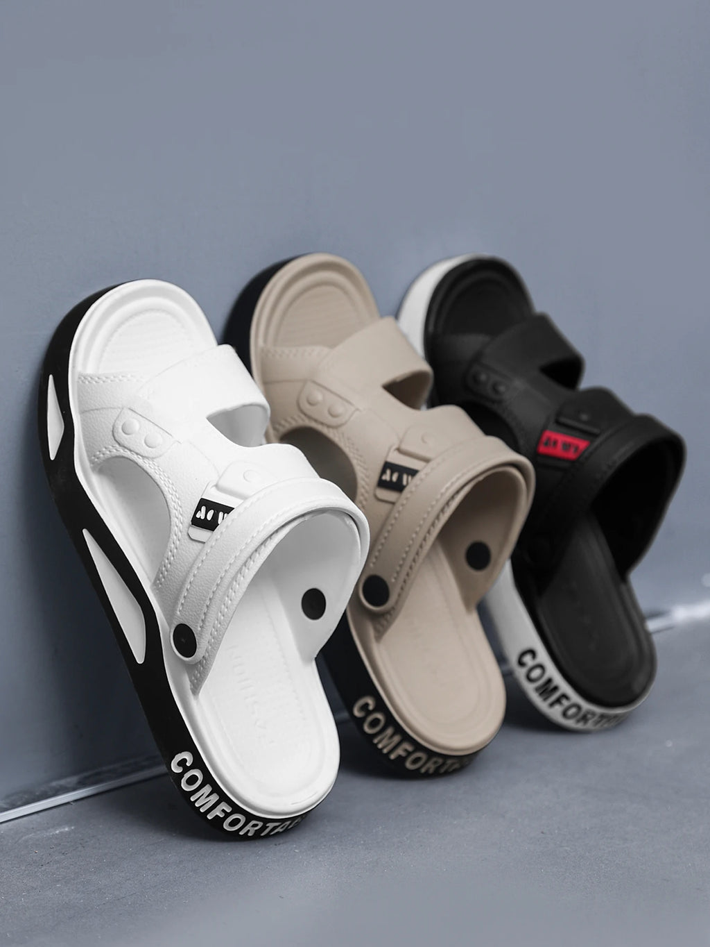 Men's summer EVA slippers with thick soles, open-toe design, non-slip outdoor beach sandals, lightweight and comfortable.