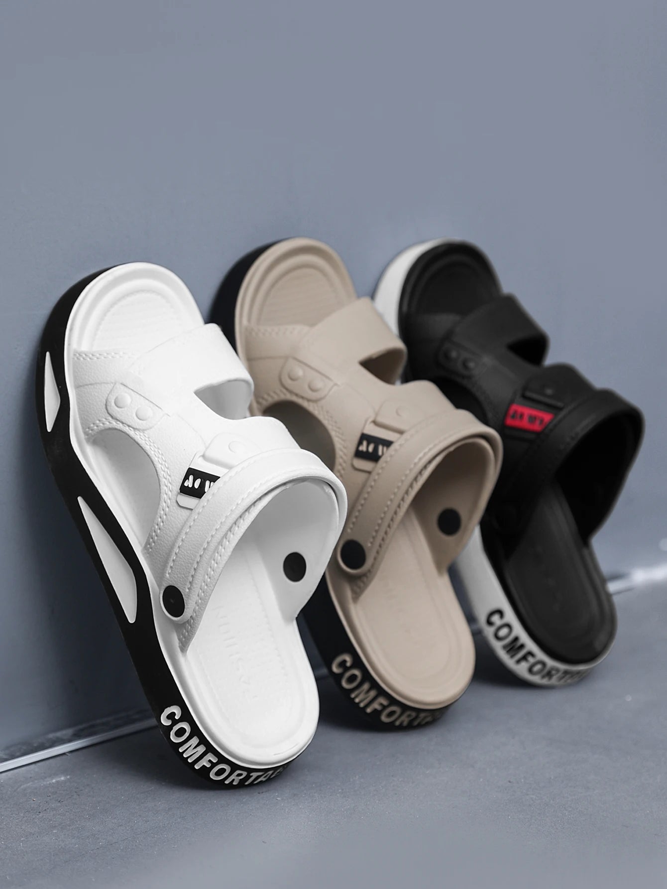Men's summer EVA slippers with thick soles, open-toe design, non-slip outdoor beach sandals, lightweight and comfortable.