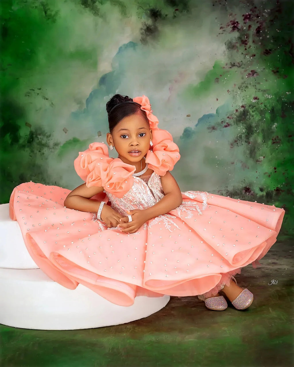 Customized Peach Pink Flower Girl Dress For Wedding Satin Knee Length Appliques Crystal Kids Birthday Party First Communion Gown