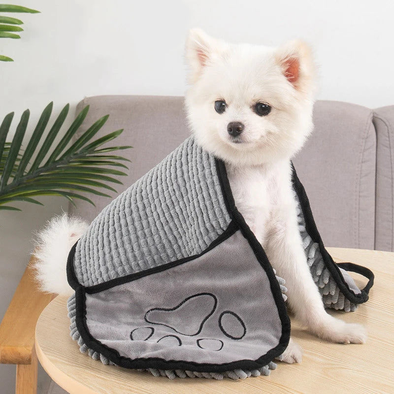 Soft Showlu Fashion pet bath robe towel, quick-drying and super absorbent dog and cat bath towel, ideal for pet cleaning and drying.