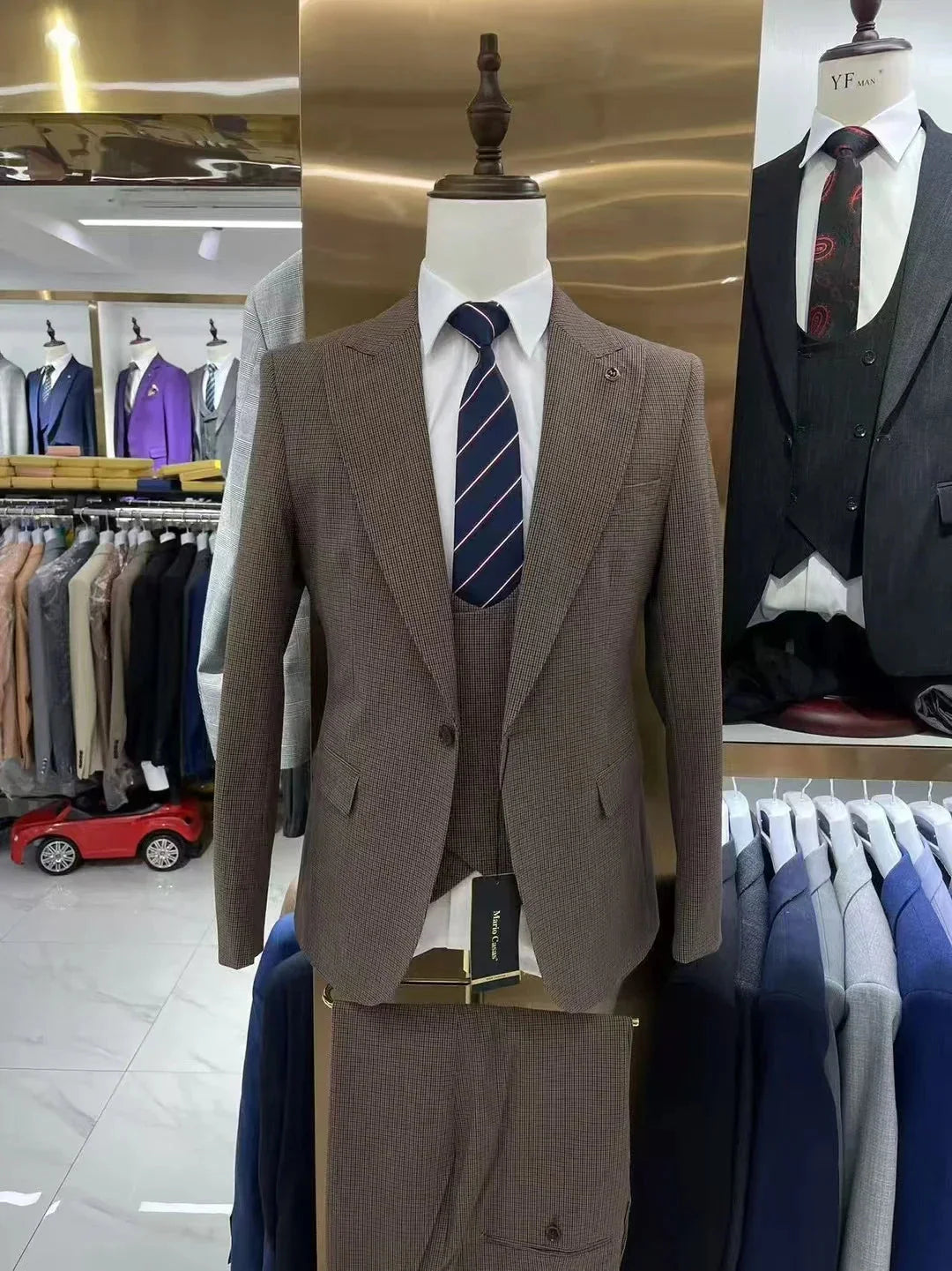 SHOWLU grey plaid 3-piece men's suit, slim fit tuxedo for formal weddings, featuring jacket, vest, and matching trousers.