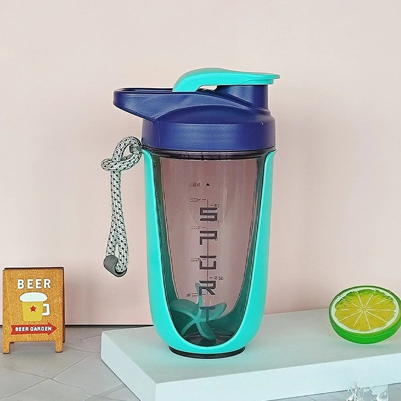 Showlu leakproof 20oz BPA-free Tritan plastic protein shaker bottle with secure lid and mixing ball for smoothies and supplements