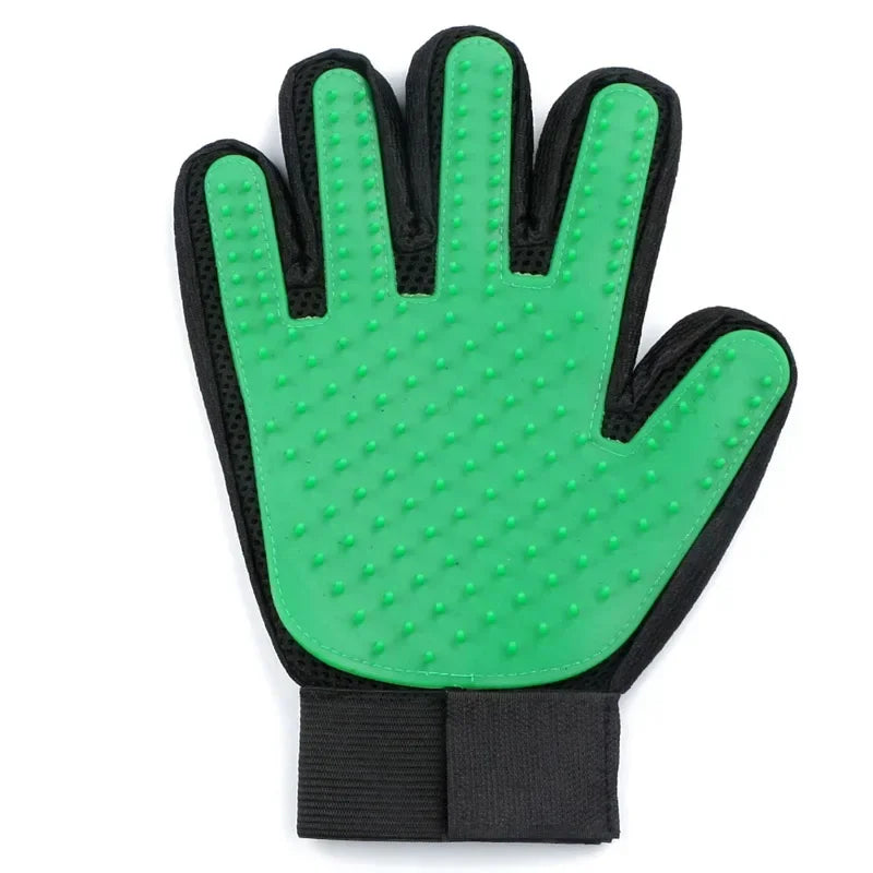 Showlu Fashion MOONBIFFY pet silicone grooming gloves with hair remover comb for cats and dogs, shown in close-up with textured silicone tips.