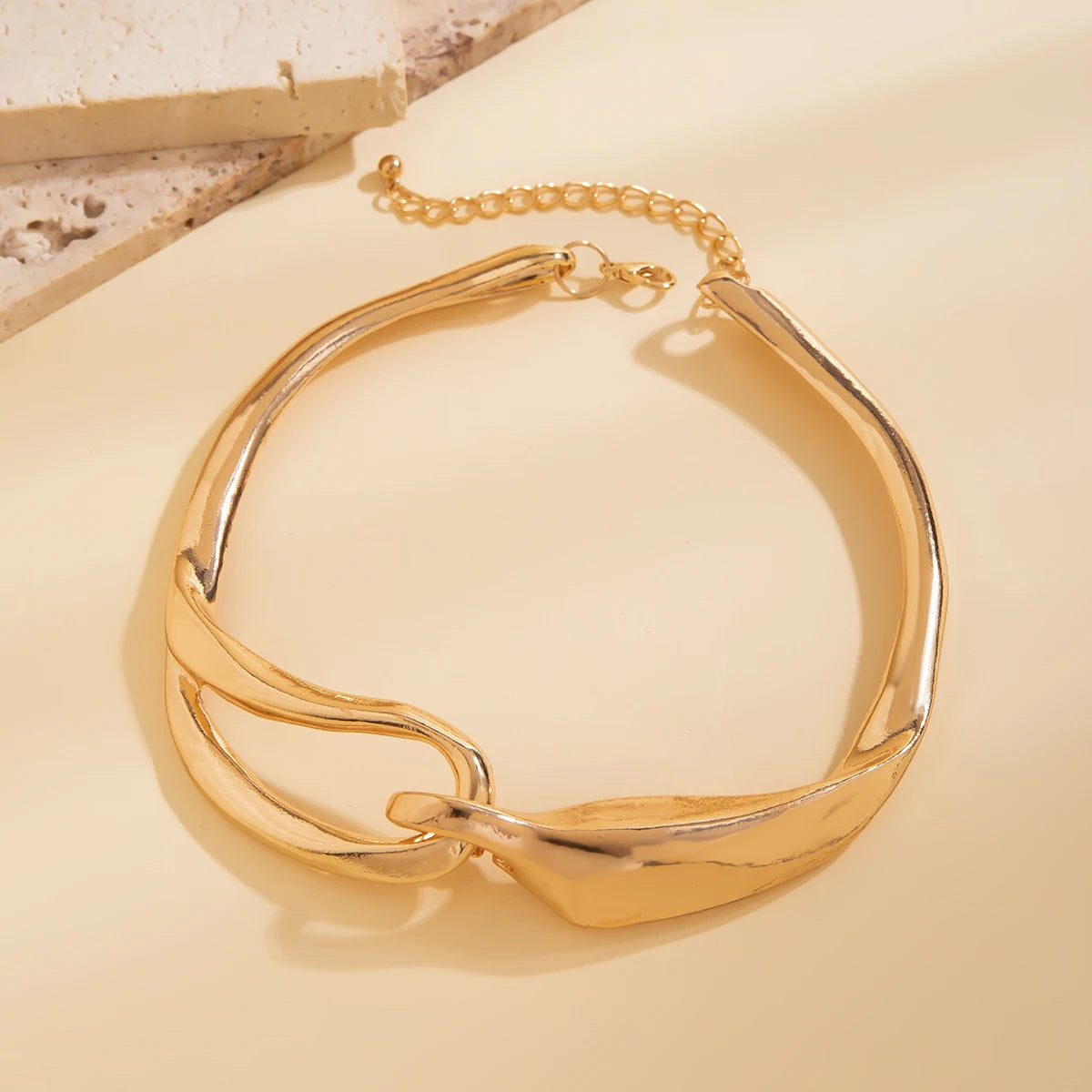 Exaggerated chunky heavy metal choker necklace for women and men, with twisted chain design, ideal for punk, goth, and steampunk styles.