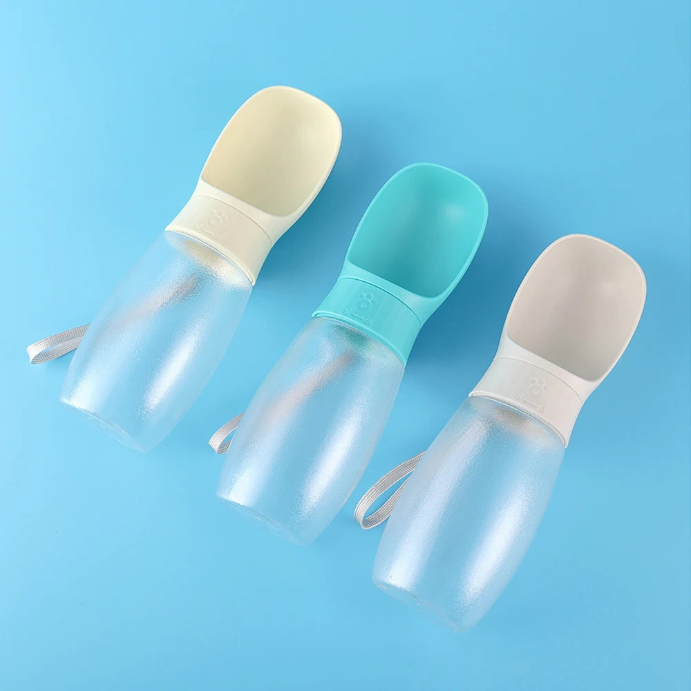 Showlu Smart General portable dog water bottle dispenser with leak-proof travel bowl, ideal for outdoor pet hydration.