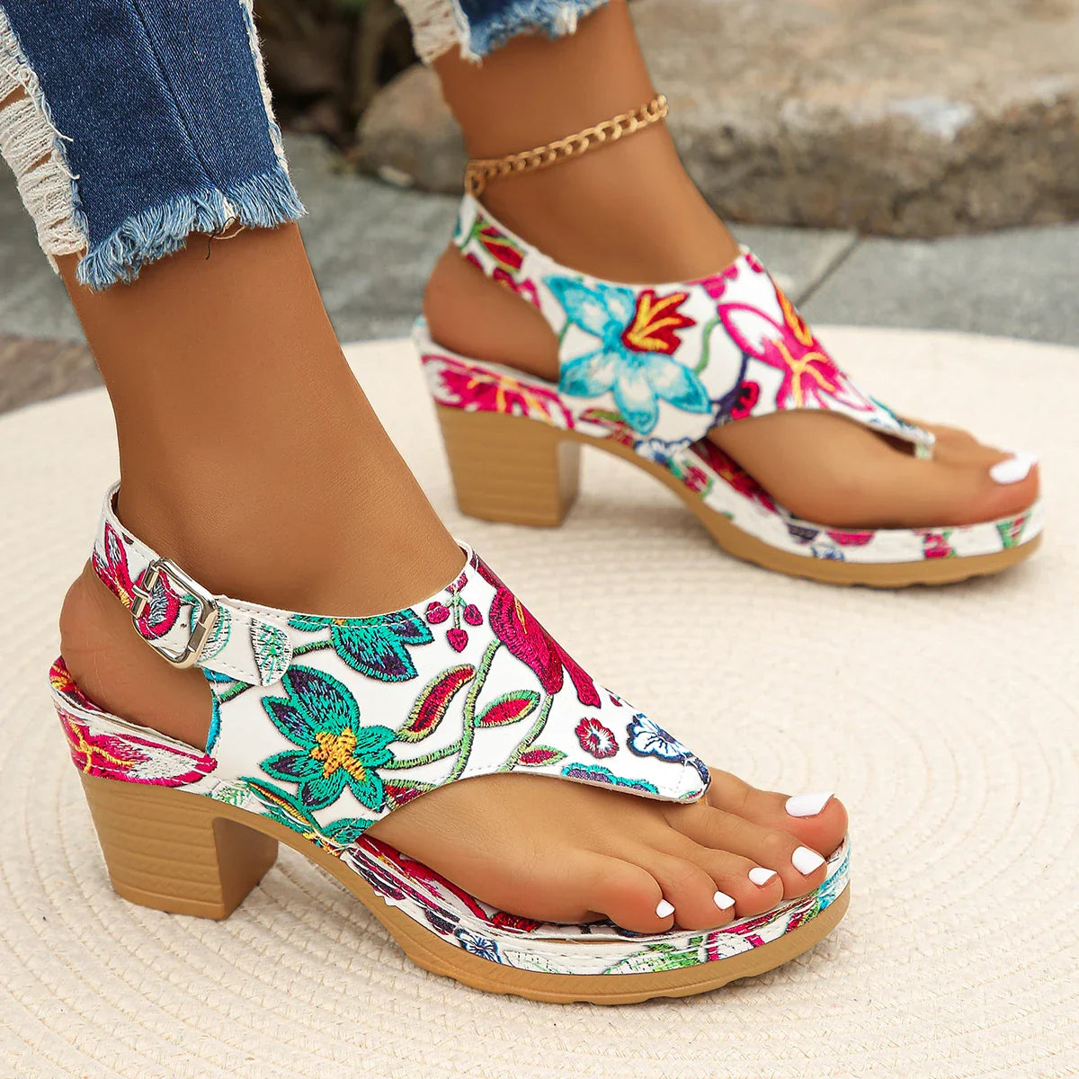 Women's chunky heel sandals with open toe and buckle strap from OLE GIAEVER, stylish and comfortable footwear by SHOWLU FASHION STORE.