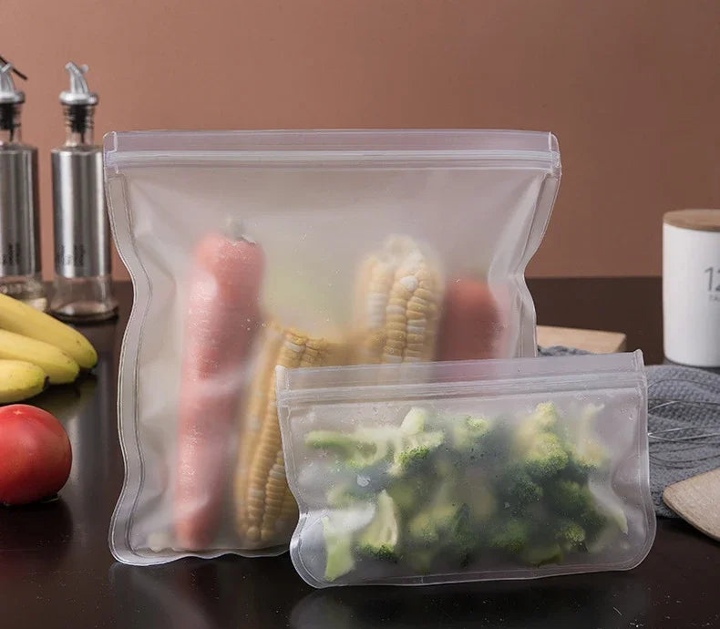 Showlu Smart General reusable food storage bags with clear plastic and zipper closures for storing snacks and leftovers.