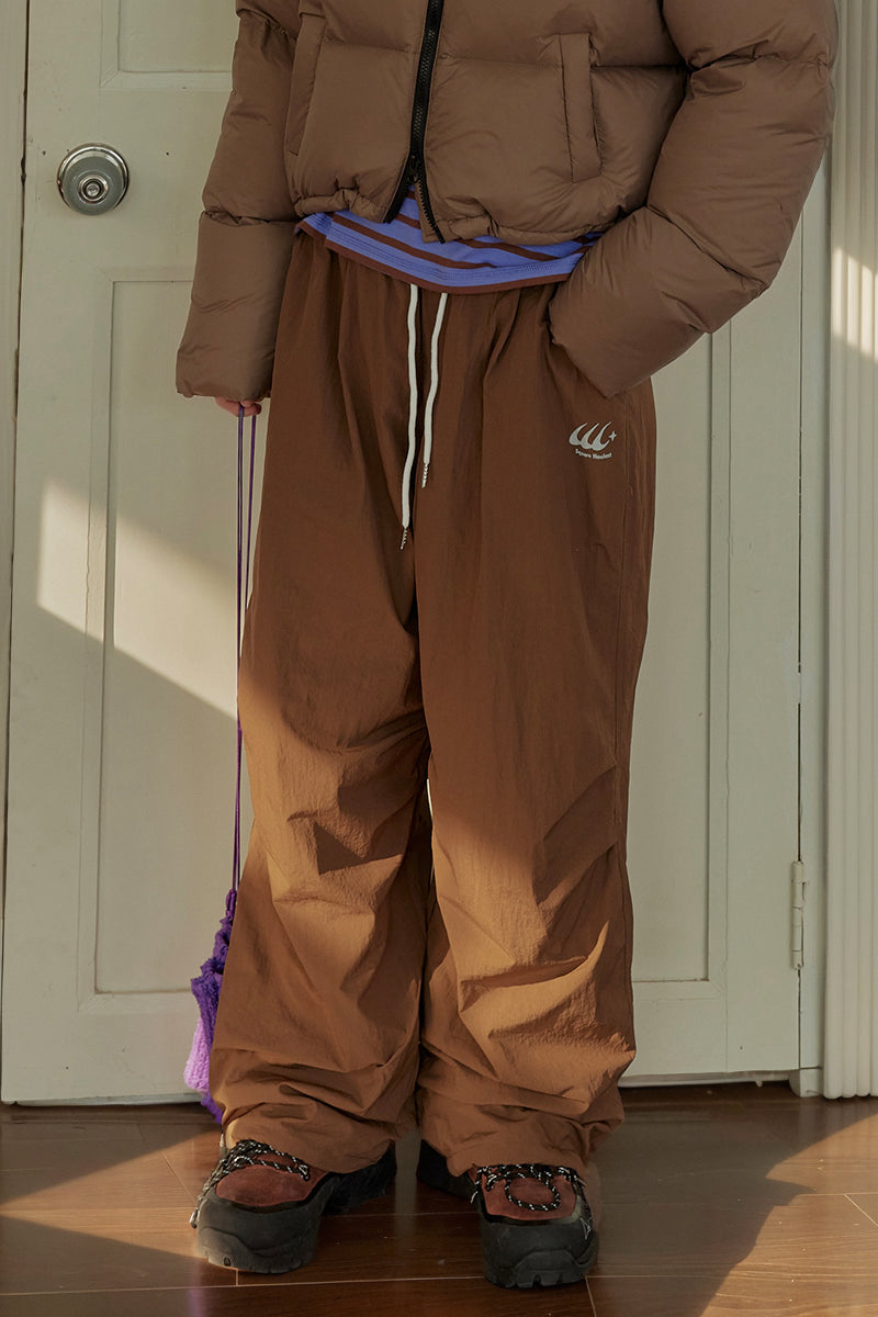 Square Houlest men's lightweight waterproof quick-dry hiking pants from SHOWLU FASHION STORE, shown in a natural outdoor setting