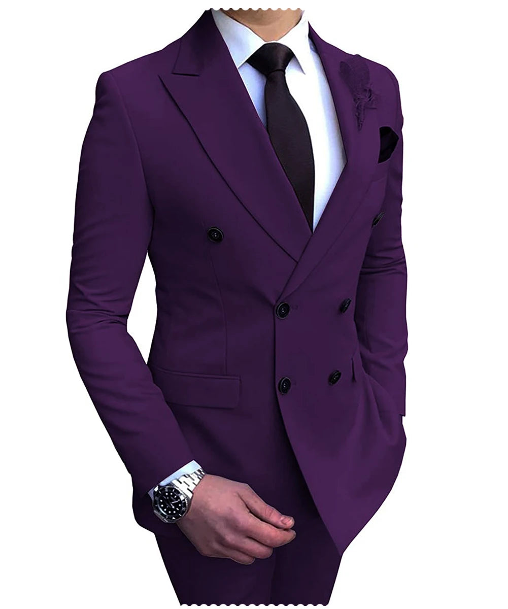 Beige men's 2024 suit by Showlu Fashion, double-breasted blazer and slim-fit pants, ideal for weddings and formal occasions.