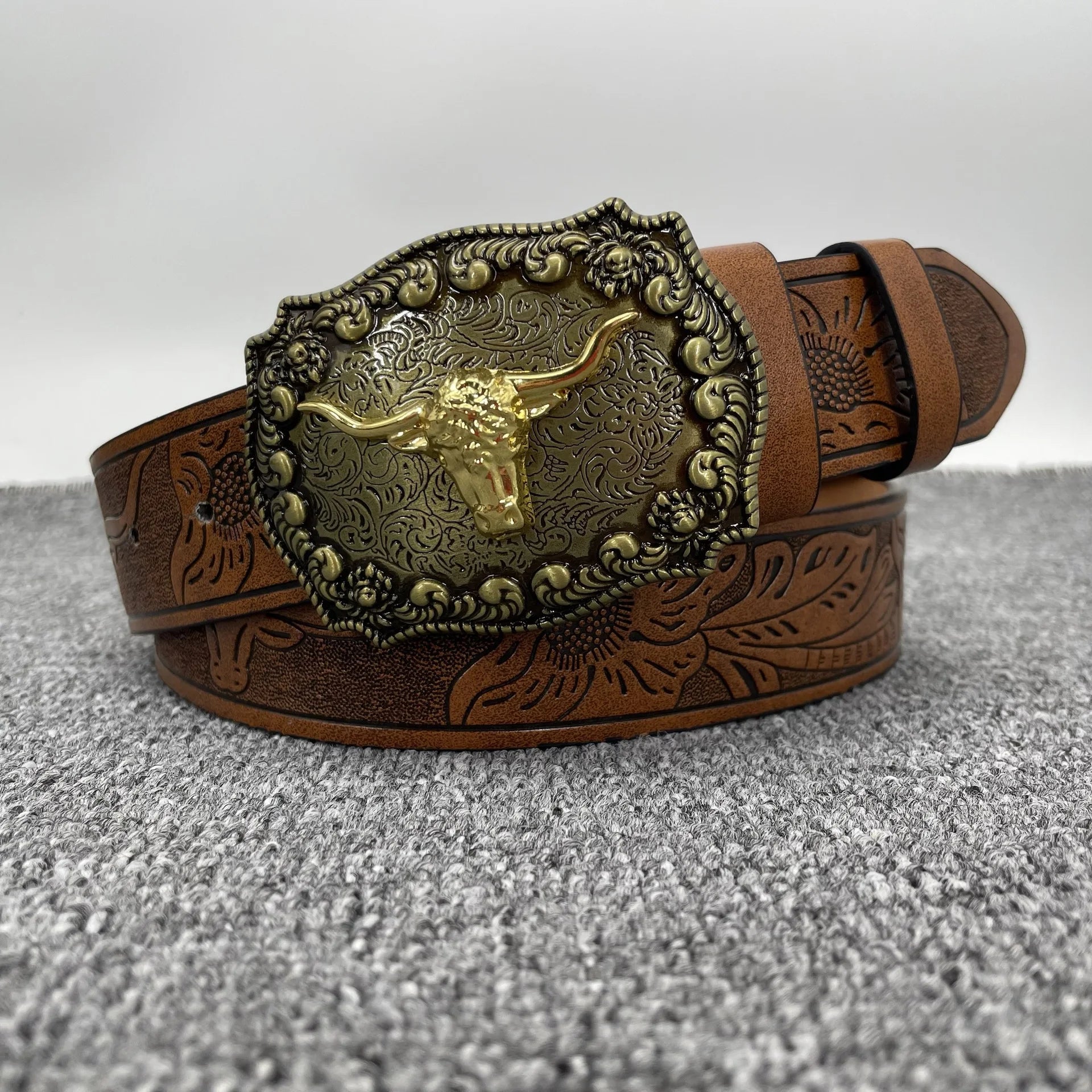 Western cowboy PU leather belt with vintage printed buckle for jeans, stylish Showlu fashion accessory.