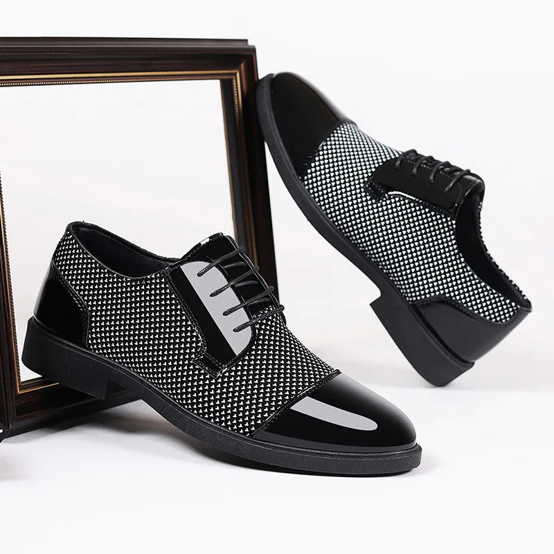 Black pointed toe men's height increasing shoes by Showlu Fashion Store, featuring breathable design and formal style.