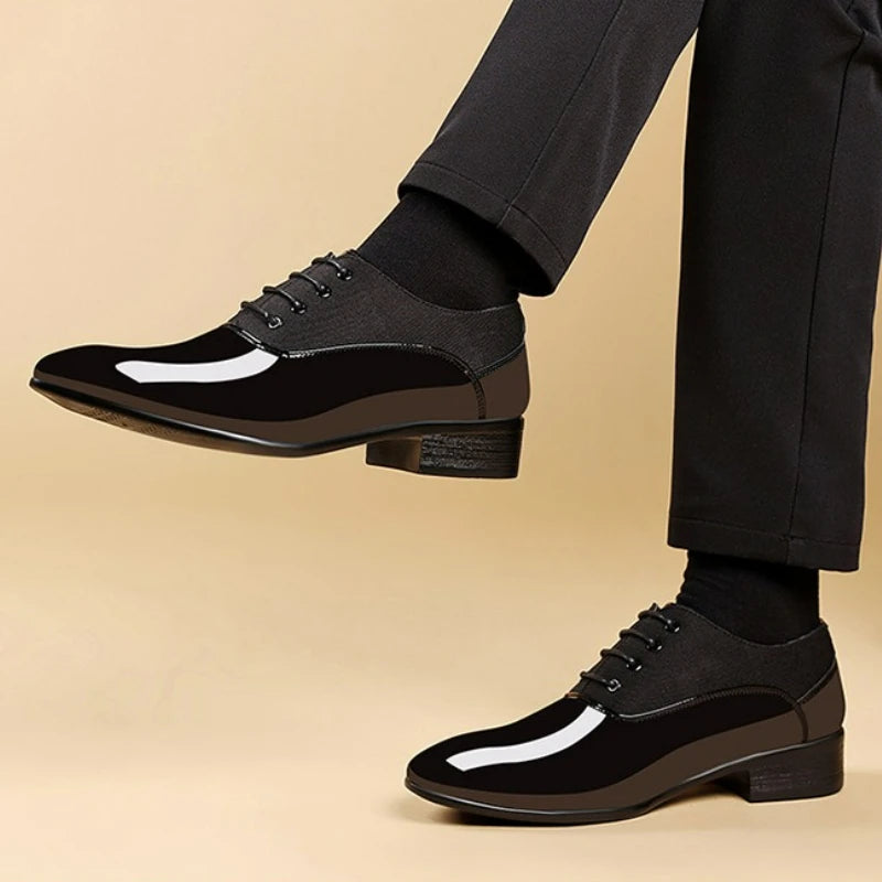 Black patent leather men's Oxford dress shoes with pointed toes, suitable for wedding and formal events.