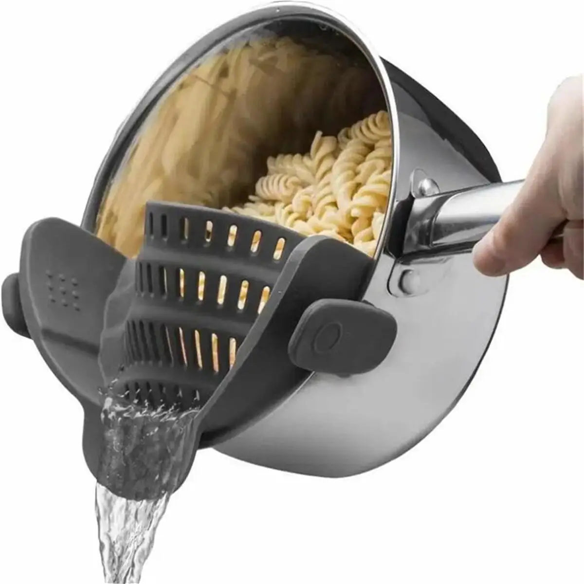 Showlu Smart General clip-on pot strainer attached to a pot, demonstrating its easy-to-use design for draining liquids.