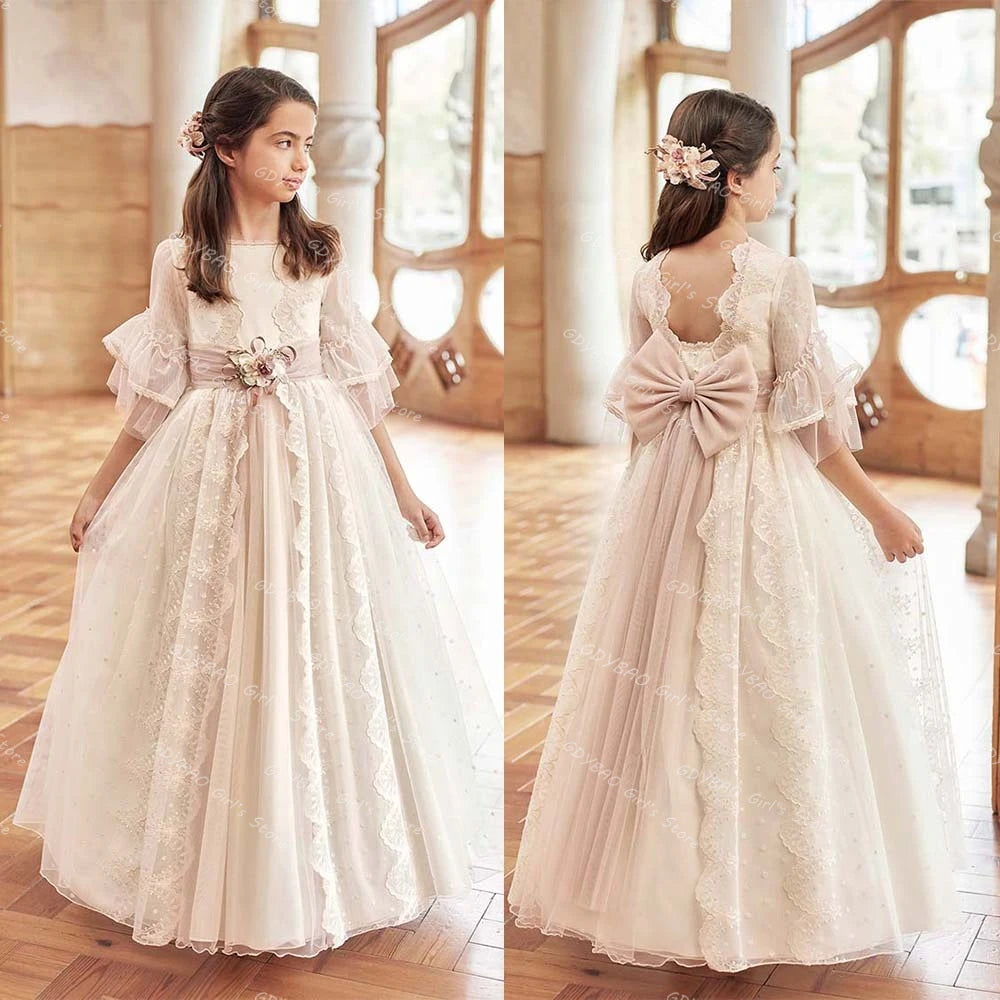 Showlu Fashion Gdybao lace flower girl dress with boat neck and floral details, perfect for first communion and special occasions.