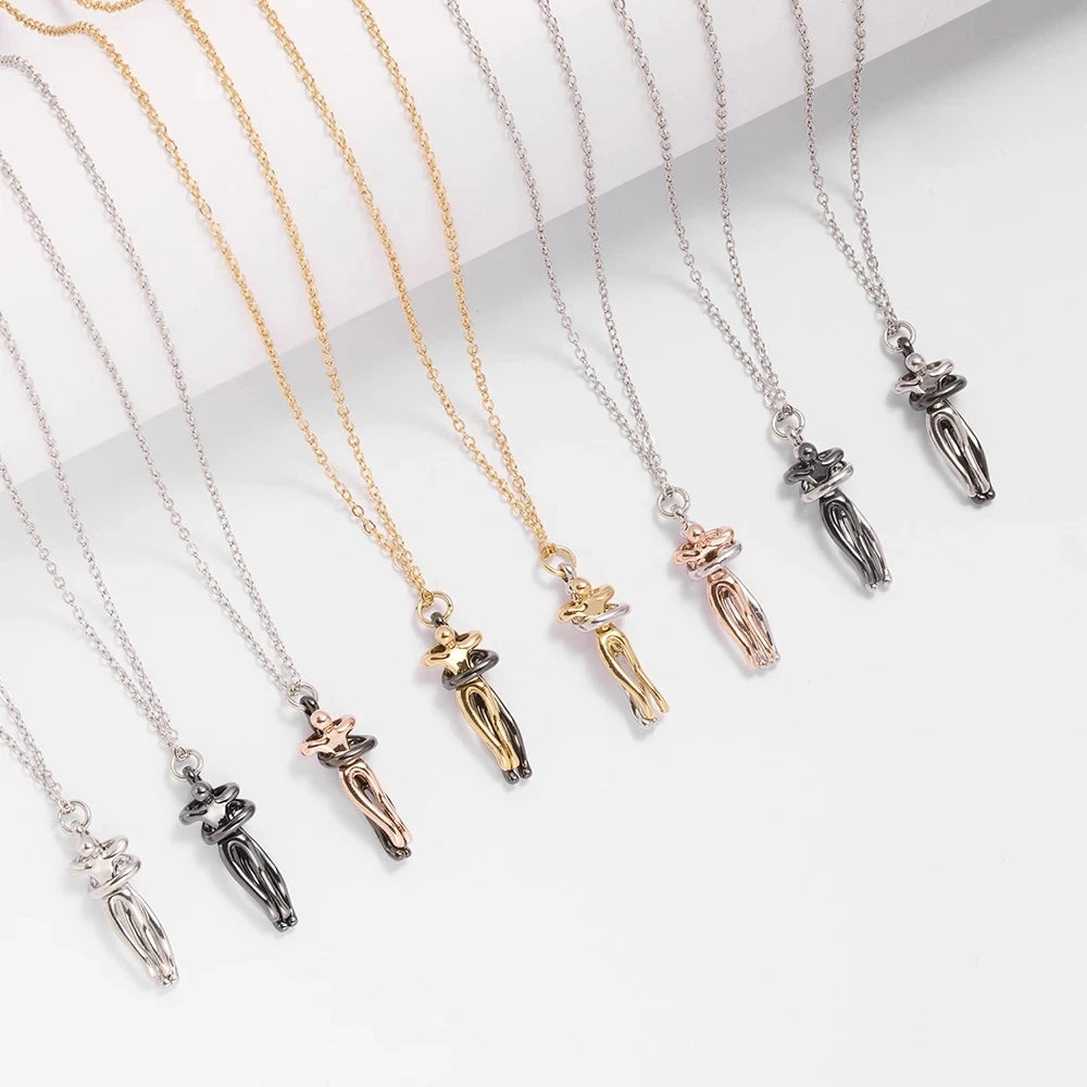 Showlu Fashion hugging pendant necklace for men and women, featuring a romantic chain design ideal for couples and lovers.