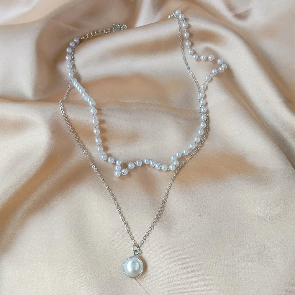 Sumeng Pearl Choker Necklace for women featuring a double-layer chain with pendant, stylish and elegant jewelry accessory