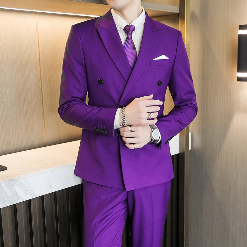 Slim fit men's double-breasted suit by Showlu Fashion, featuring a tailored design ideal for business or wedding occasions.